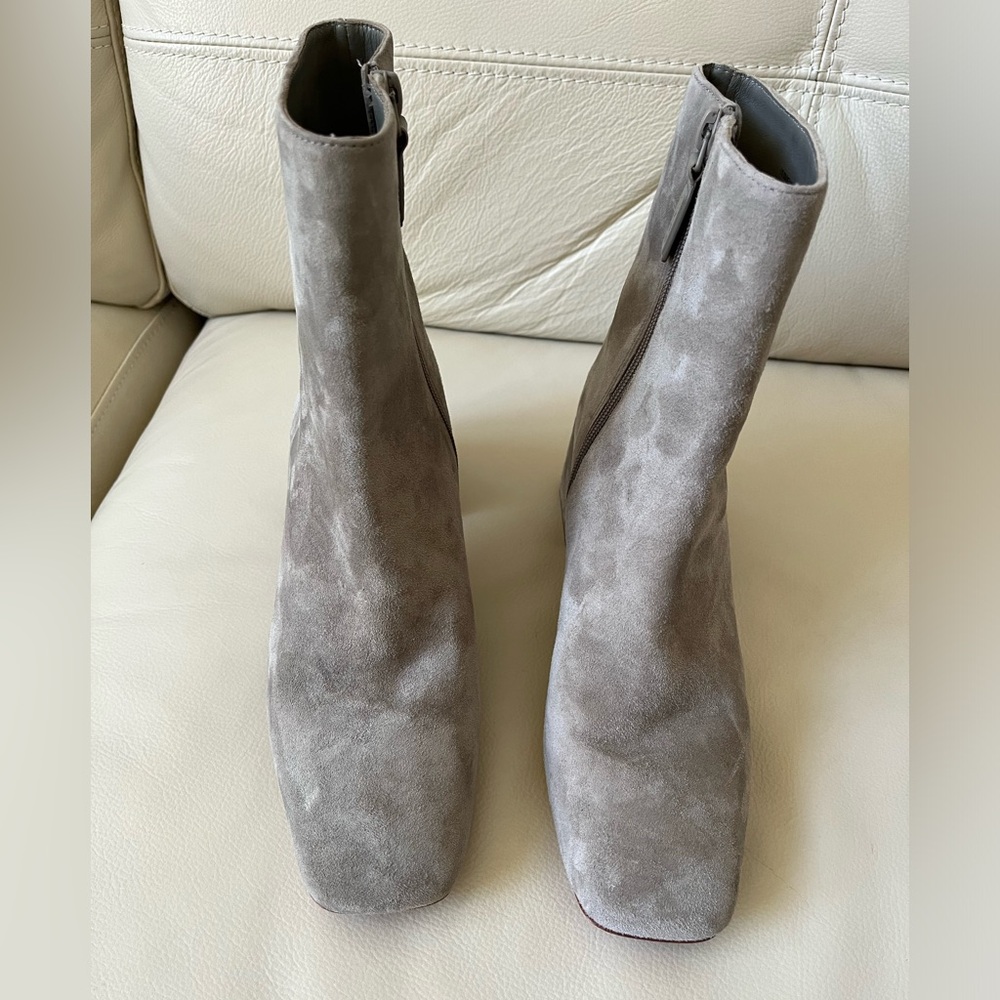Vince suede ankle boots. Leather lining, leather sole. Sz8.5